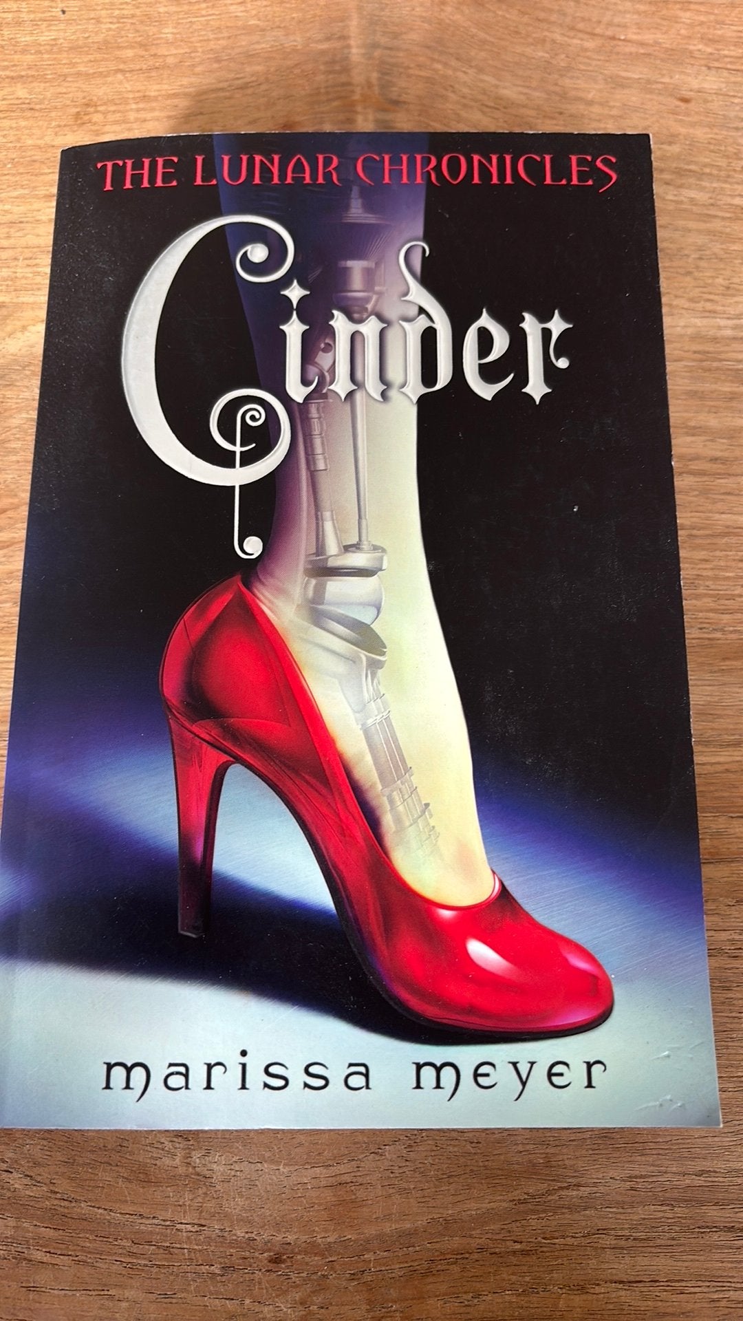 Marissa Meyer cinder, Boeken, Fantasy, Ophalen of Verzenden, Zo goed als nieuw
