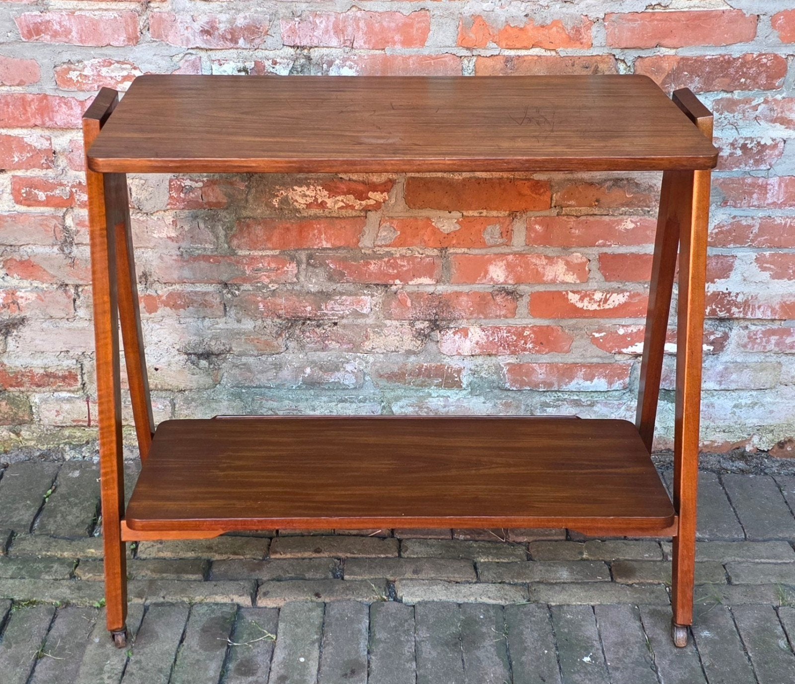 Vintage, design tv tafel.  Bijzettafel. Jaren 60, Ophalen