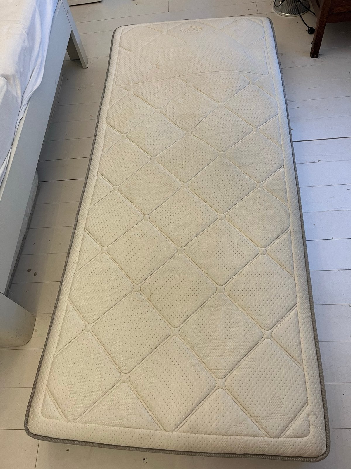 Auping Vivo matras 210x90 cm, medium, 5 zones, 24 cm hoog, Ophalen, Gebruikt, 90 cm, Eenpersoons