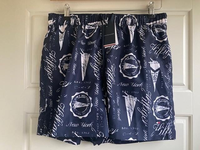Nieuwe zwemshort van Tommy Hilfiger donkerblauw bedrukt XL, Kleding | Heren, Badmode en Zwemkleding, Blauw, Tommy Hilfiger, Maat 56/58 (XL)
