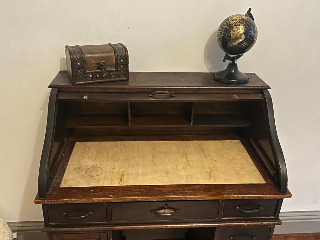 Antiek bureau voor de kinderkamer, Ophalen