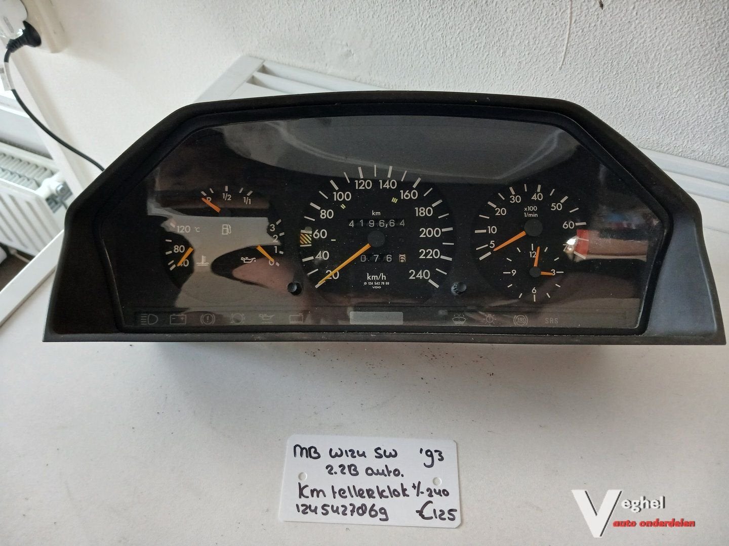 MB W124 sw 2.2B auto.  4drs Kilometertellerklok  124547869 '