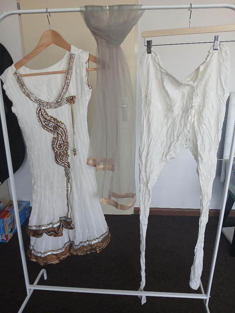 kleding, Ophalen, Onbekend, Kleding, Gedragen
