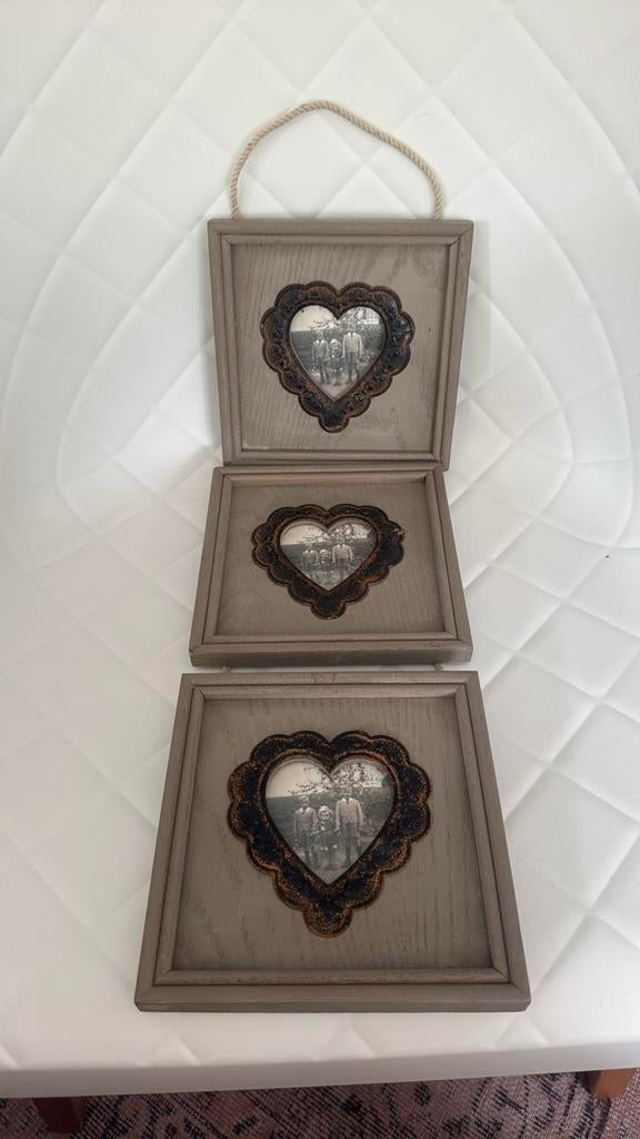 Set van 3 houten fotolijstjes met hartvormige opening, Minder dan 50 cm, 50 tot 75 cm, Ophalen of Verzenden, Zo goed als nieuw