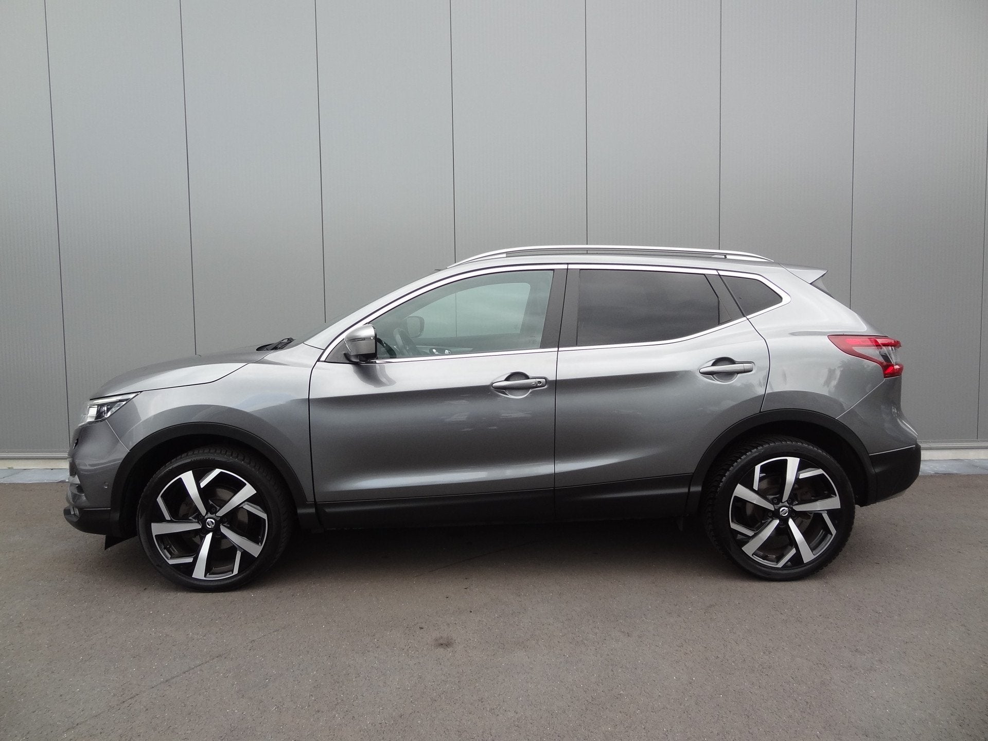 Nissan QASHQAI 1.2 Tekna+ | FACELIFT | LEDER | PANO | 360 CA, Auto's, Voorwielaandrijving, Dealer onderhouden, Gebruikt, 4 cilinders