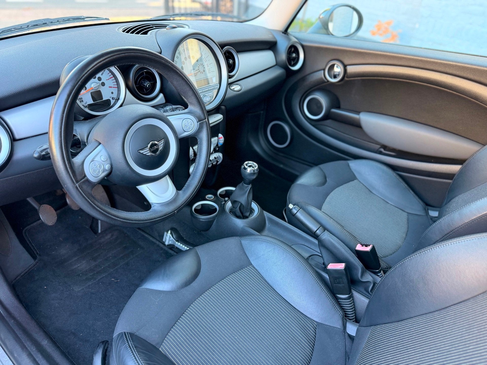 Mini 3-Deurs 1.6 Cooper Chili | PANO | CLIMA | ORG NL |, Auto's, Voorwielaandrijving, Dealer onderhouden, Stof, Gebruikt