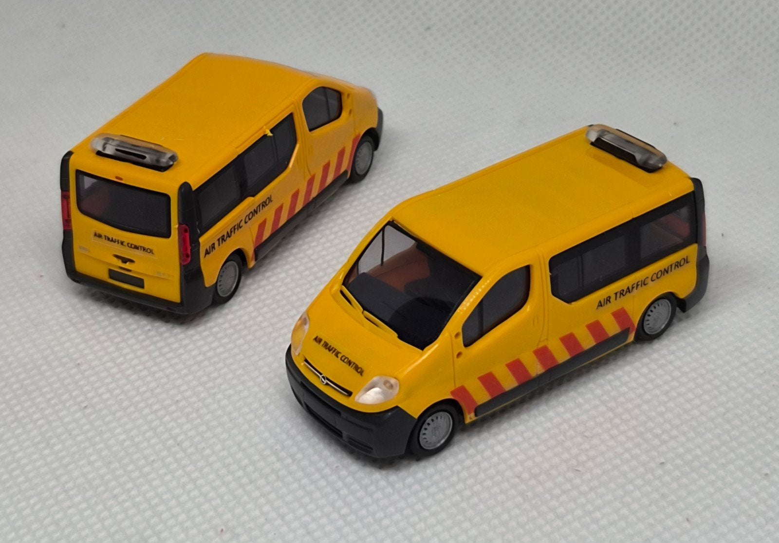 Opel Vivaro Air Traffic Control Eigenbouw, Hobby en Vrije tijd, Modelauto's | 1:87, Ophalen of Verzenden, Zo goed als nieuw, Auto