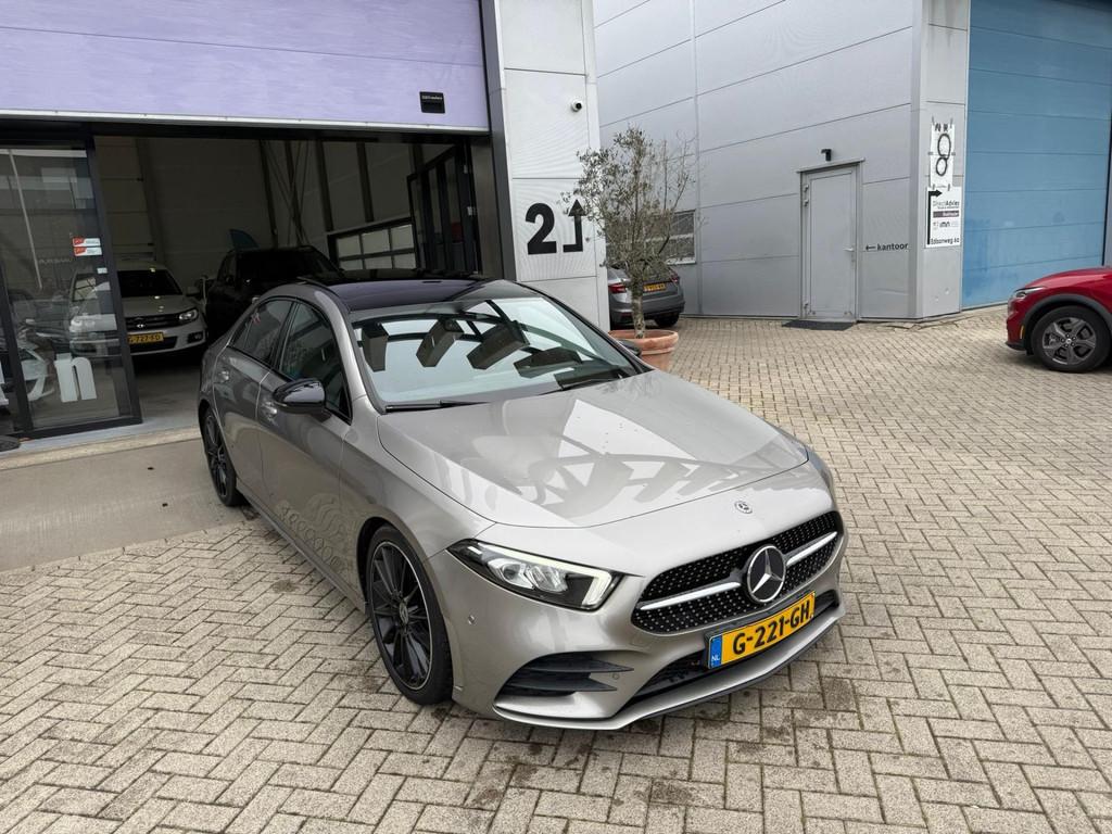 Mercedes-Benz A-klasse 180 d AMG Edition! Limo! Automaat! PA, Gebruikt, 4 cilinders, 116 pk, Origineel Nederlands