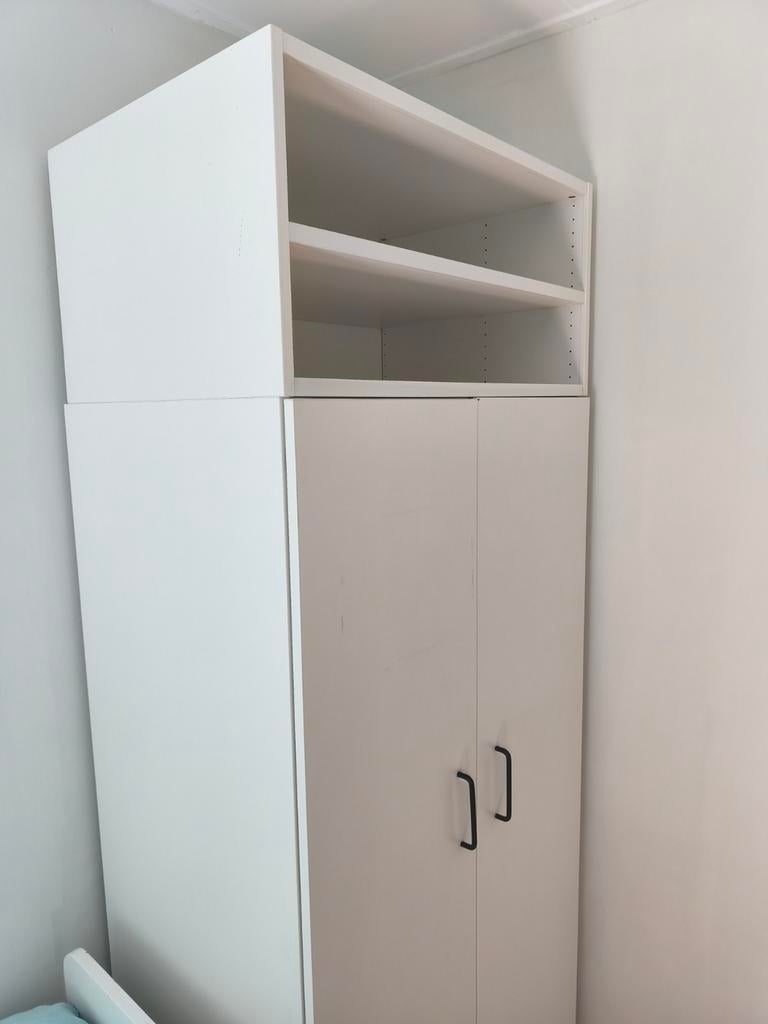 Witte IKEA kledingkast met opzetstuk, 57x80x222 cm, Huis en Inrichting, Kasten | Kledingkasten, Ophalen, Zo goed als nieuw, 50 tot 75 cm