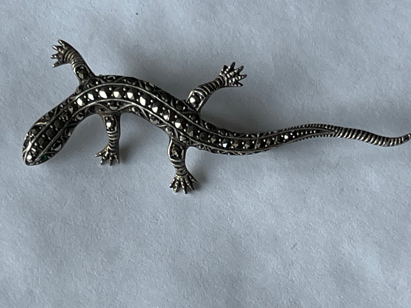 Fraaie antieke zilveren broche Salamander, gekeurd, 4 tot 7 cm, Verzenden, Zo goed als nieuw, Met edelsteen