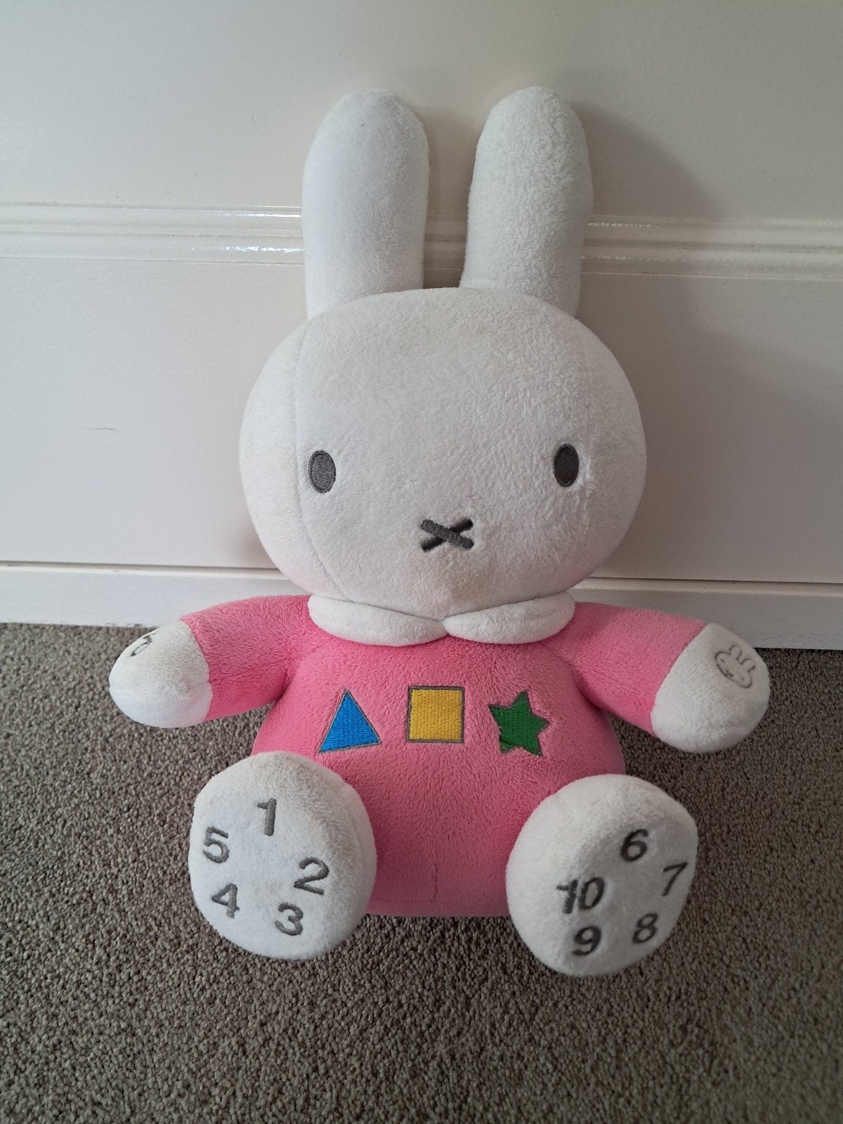 Interactieve Nijntje knuffel: zingt en telt (ca. 35 cm), Kinderen en Baby's, Ophalen of Verzenden
