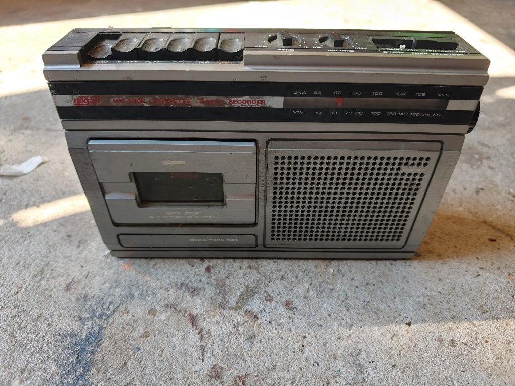 Nikjan radio cassette onderdelen, Ophalen