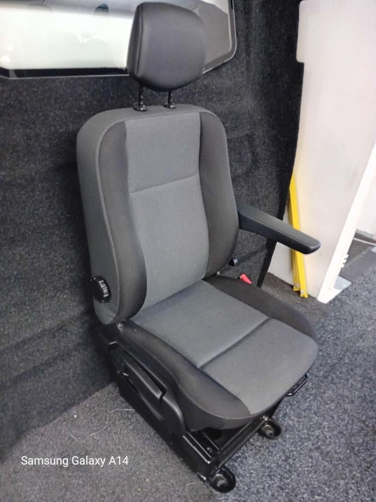 Nieuwe renault master bijrijderstoel 950 euro, Ophalen