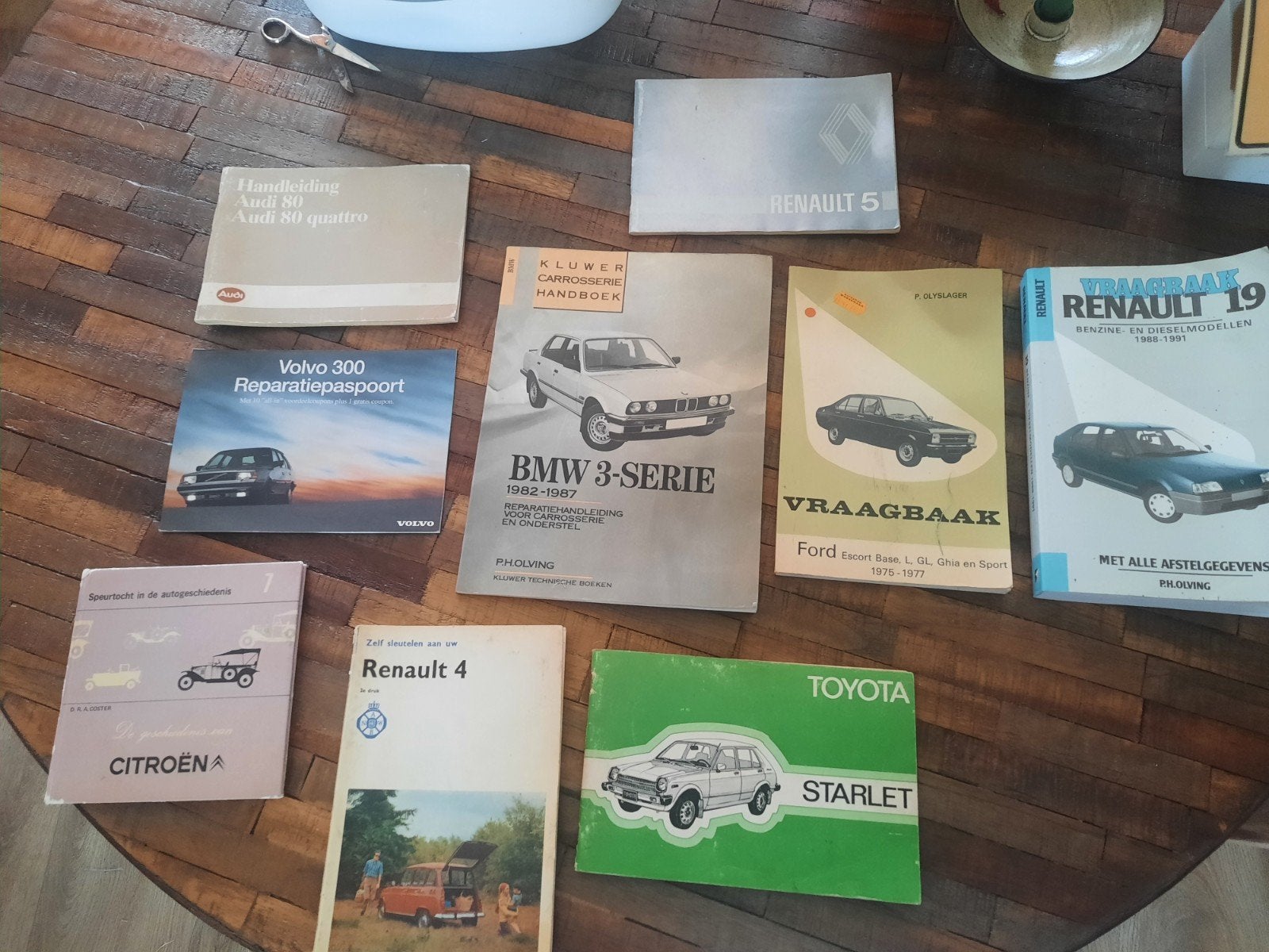 Diverse auto handleidingen en reparatieboeken, Ophalen of Verzenden, Gelezen, Overige merken