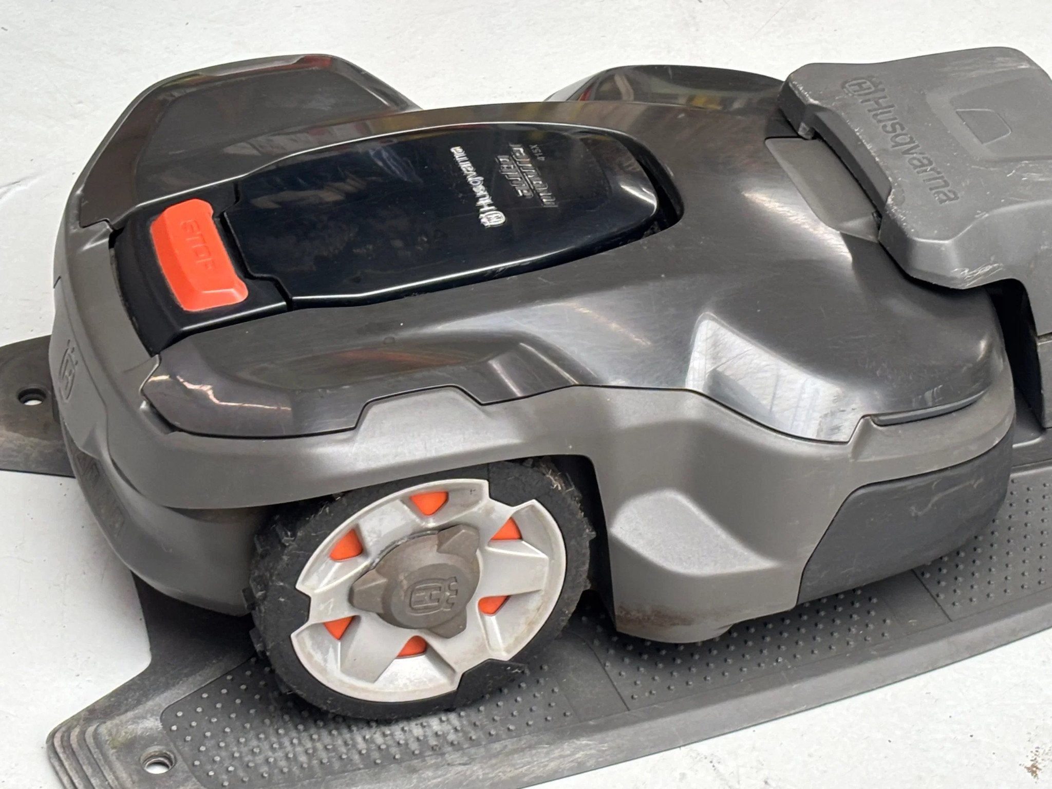 Husqvarna Gebruikte robotmaaier automower 415X complete set, Gebruikt, Husqvarna