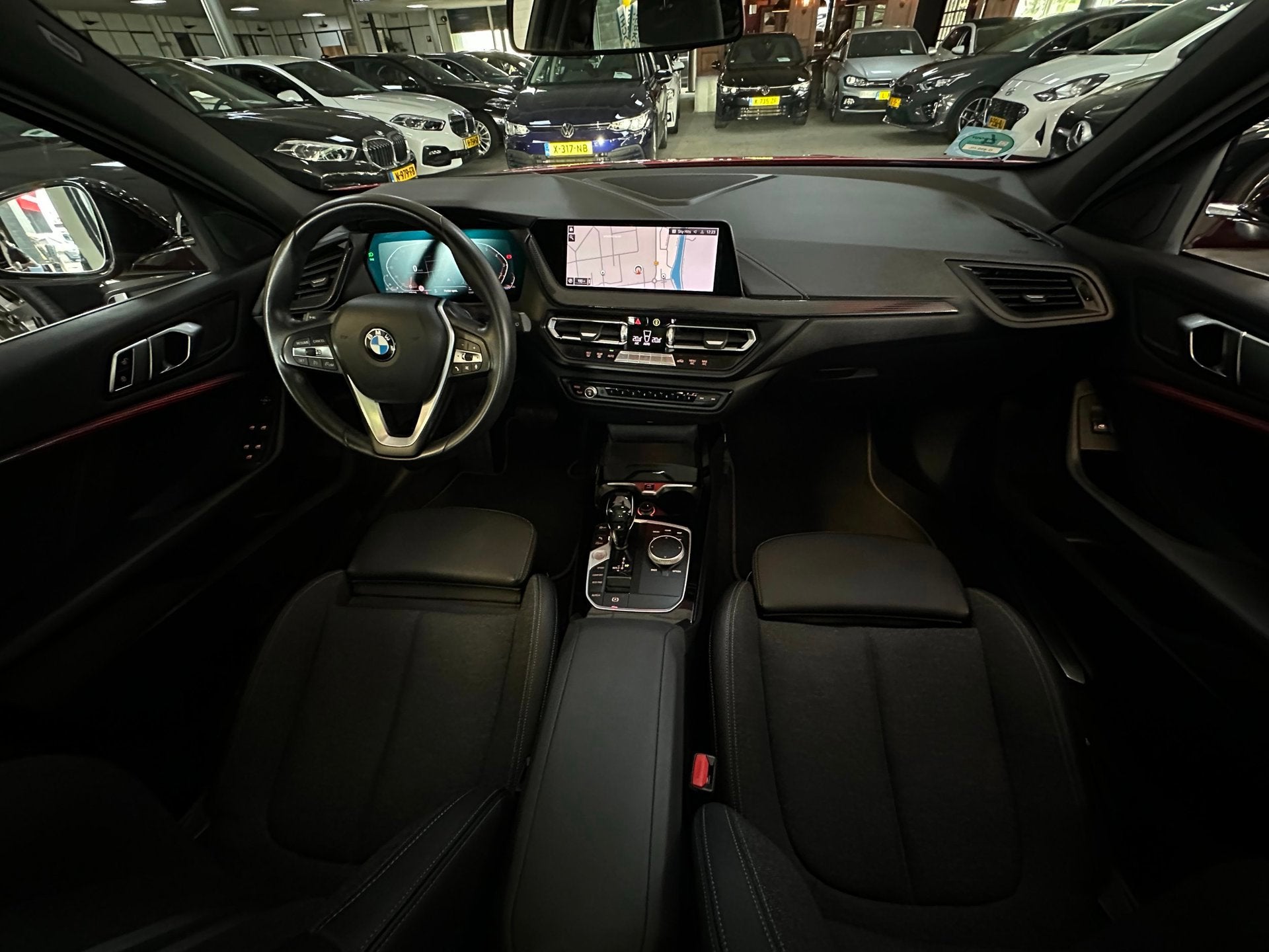 BMW 1-serie 118i Executive Edition/PANO-DAK/NAVI/CARPLAY/LED, Auto's, Dealer onderhouden, Stof, Origineel Nederlands, Bedrijf