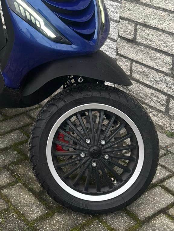 Vespa 125/300 velg netjes, Ophalen of Verzenden