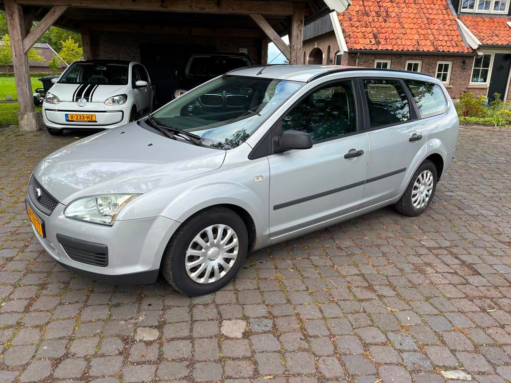 Ford Focus Wagon 1.6-16V Champion, Auto's, 1596 cc, Gebruikt, Zwart, 4 cilinders