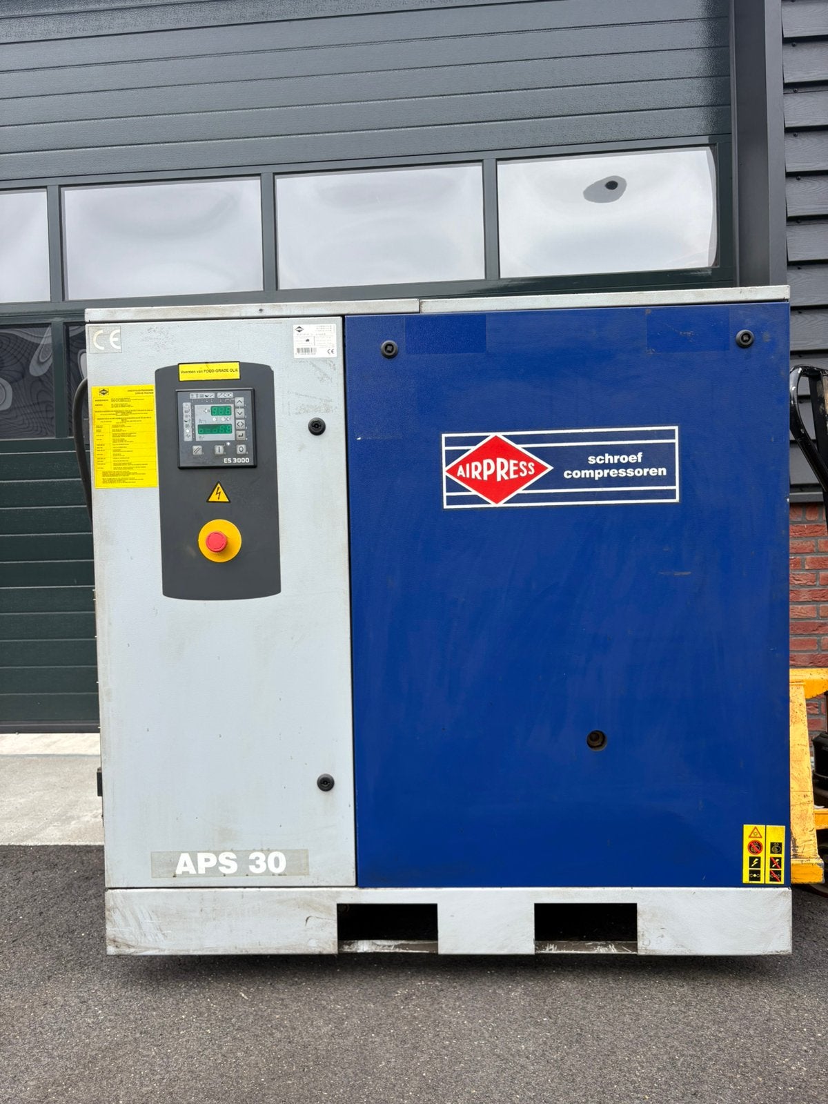 Airpress/ Creemers schroefcompressors, Ophalen, 800 liter/min of meer, Zo goed als nieuw, Geluidgedempt
