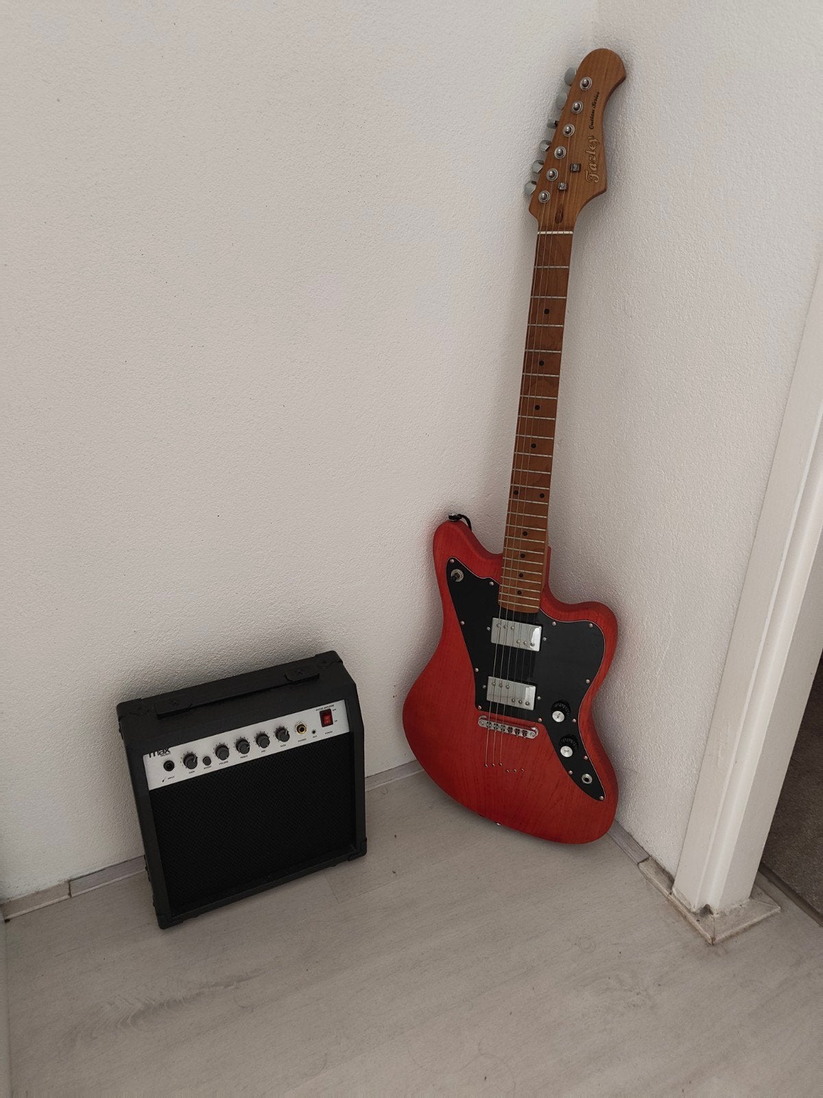 Fuzley Guitar Outlaw Series Maverick. Zo goed als nieuwe gi, Overige merken, Met versterker, Ophalen of Verzenden, Zo goed als nieuw