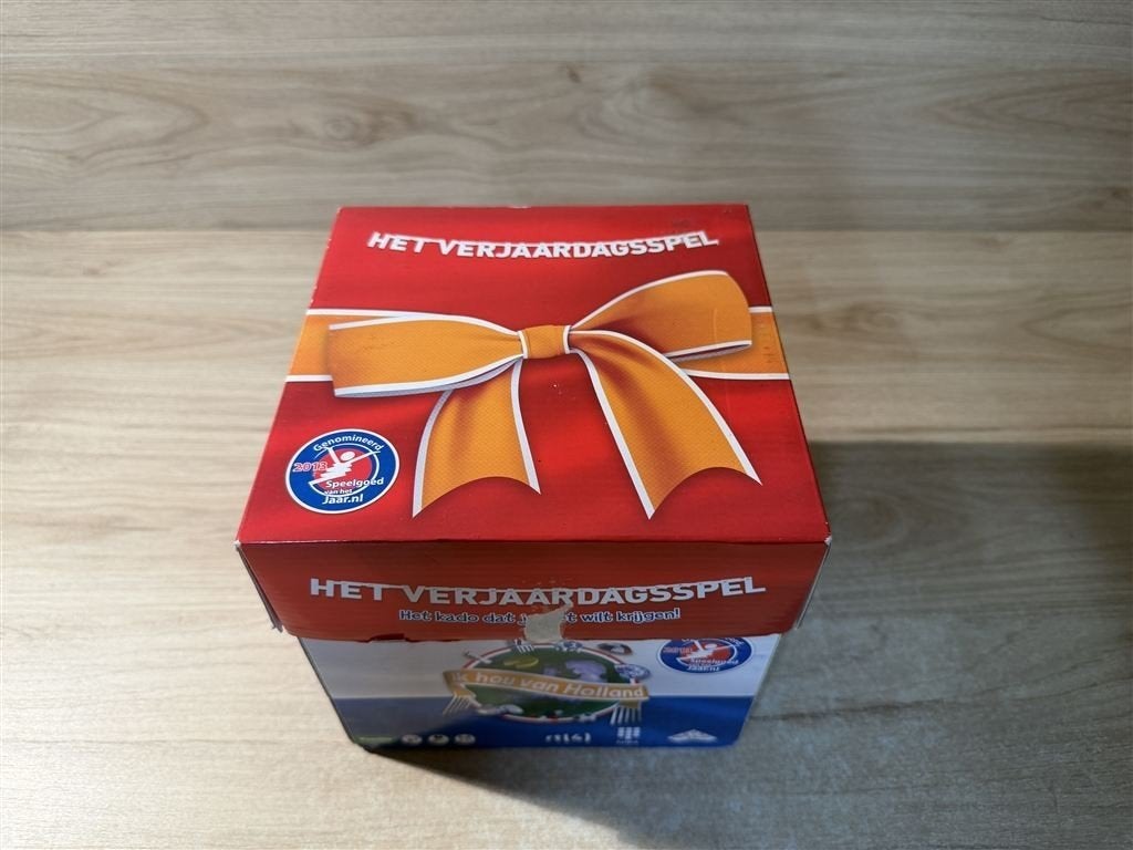 Ik hou van holland het verjaardagsspel - S7125, Hobby en Vrije tijd, Gezelschapsspellen | Bordspellen, Verzenden, Zo goed als nieuw