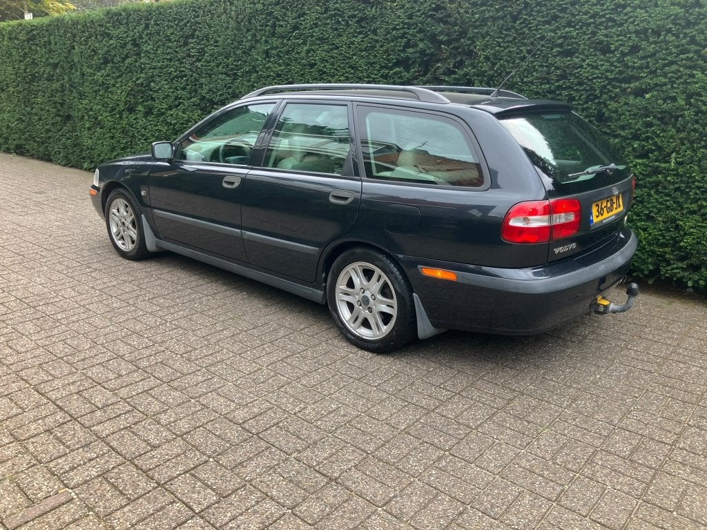 Volvo V40 2.0 T Dynamic (bj 2000), foto 3