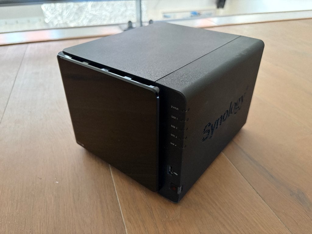 Synology DS412+ NAS met 4x2TB disks, Ophalen, Gebruikt