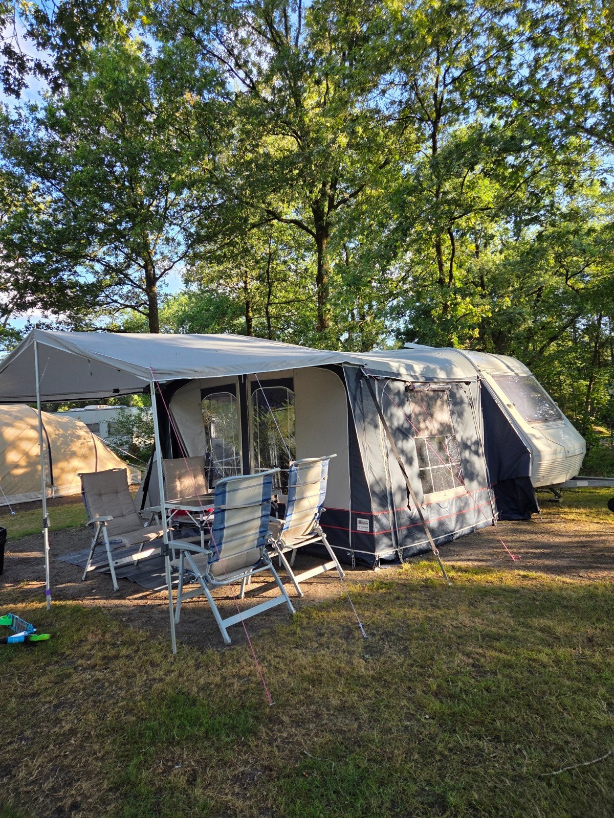 Beyerland vitesse 400ct 4 persoons caravan met stapelbed, Chateau, Treinzit, Particulier, Vast bed