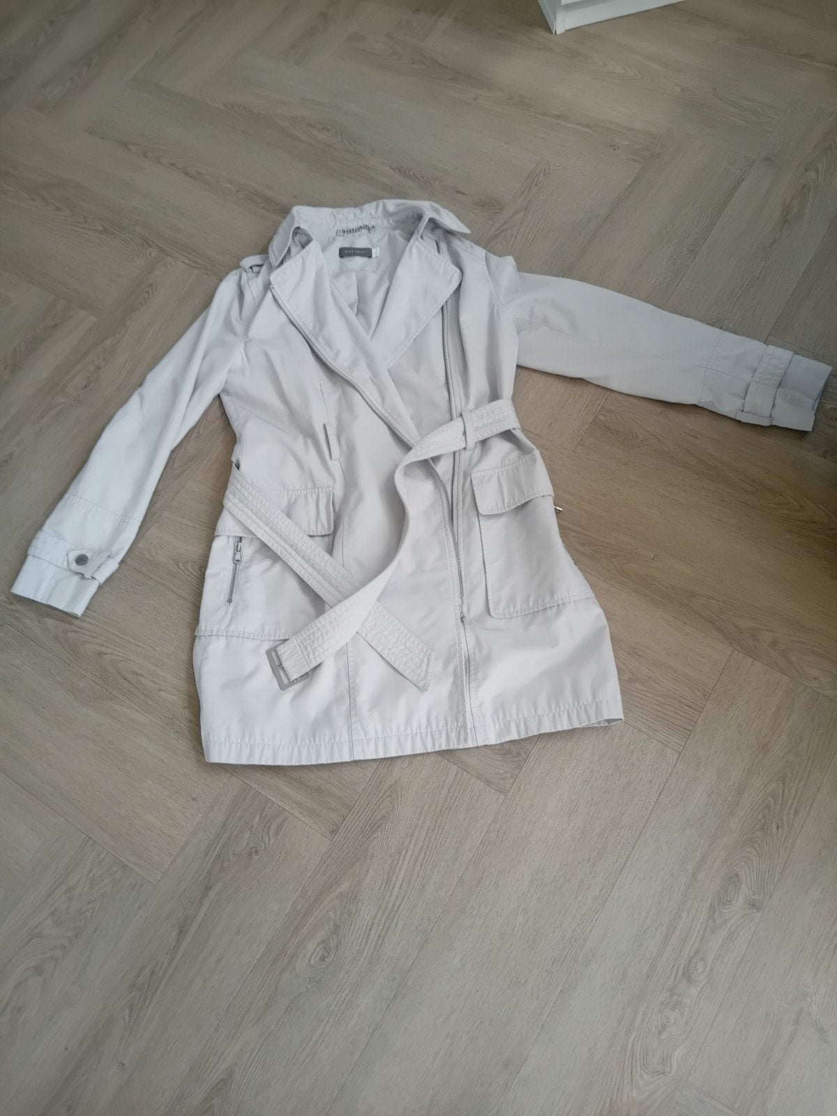 Trenchcoat jas Mint Velvet. mt.38, Kleding | Dames, Ophalen of Verzenden, Zo goed als nieuw, Maat 38/40 (M), Groen