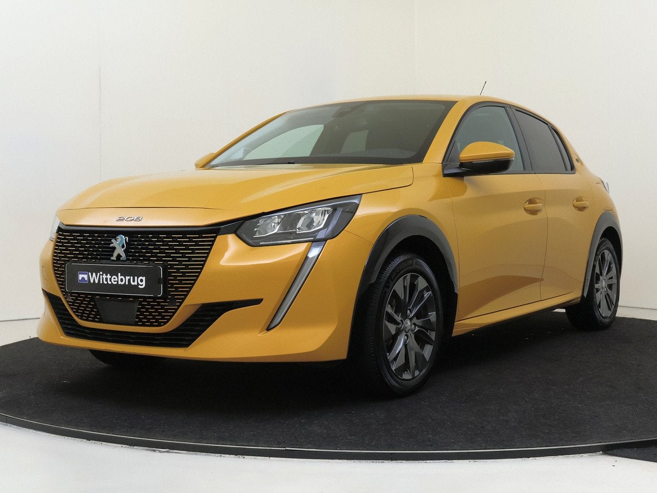 Peugeot e-208 EV Allure Pack 50 kWh Camera + Parkeersensoren, Auto's, Peugeot, 136 pk, Gebruikt, Parkeersensor, 450 min