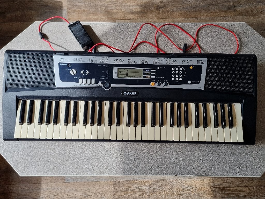 Yamaha YPT 210 Keyboard, Ophalen, Yamaha, Aanslaggevoelig, 61 toetsen