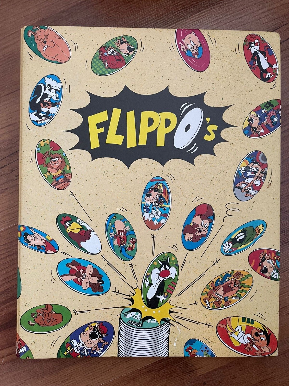 Grote verzameling Flippo's in album - Looney Tunes & meer, Verzamelen, Ophalen, World, Verzameling, Met verzamelmap(pen)