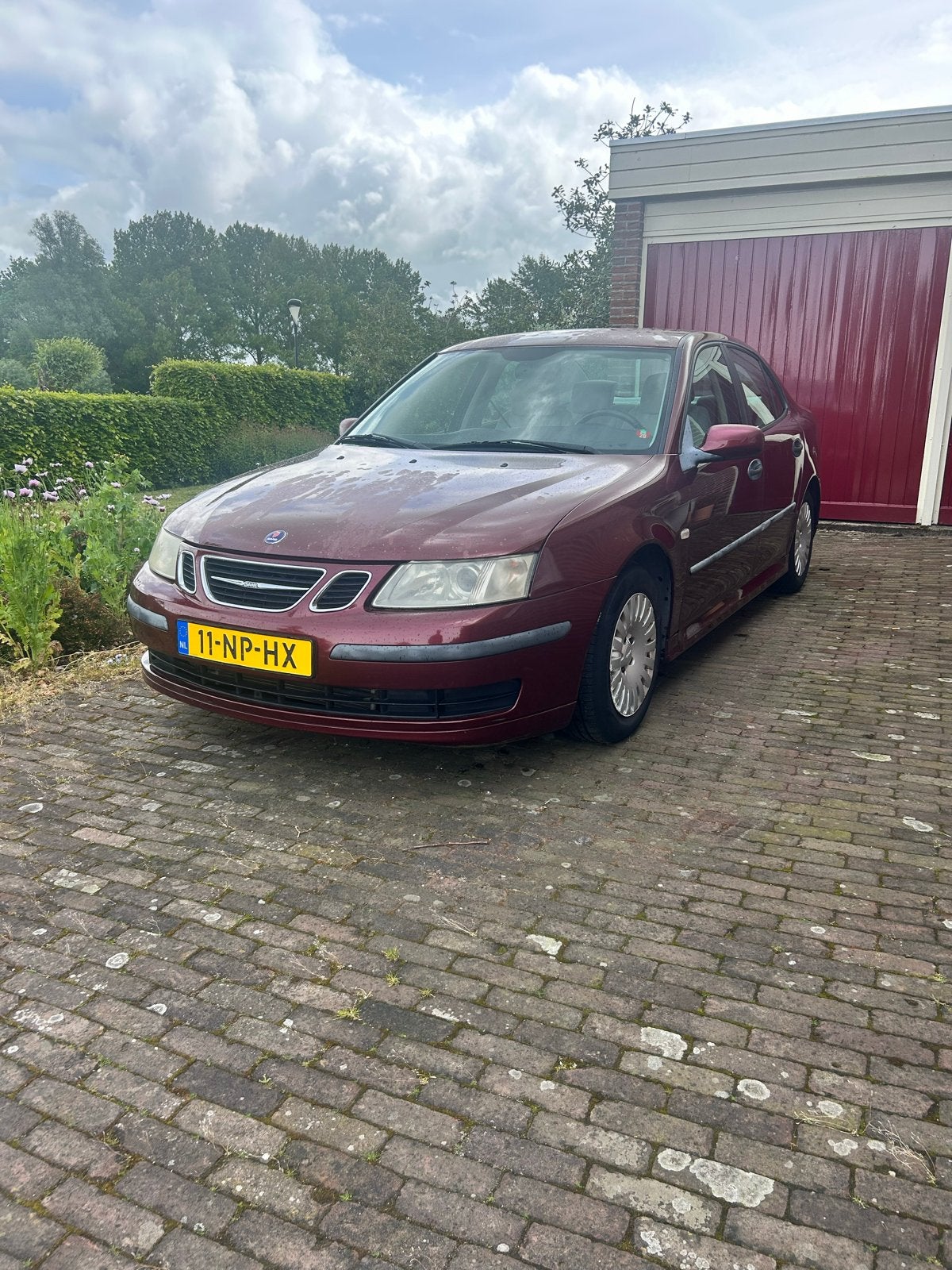 Saab 9-3 1.8 T Sport Sedan 2004 Rood, Auto's, Voorwielaandrijving, 1998 cc, 4 cilinders, Origineel Nederlands