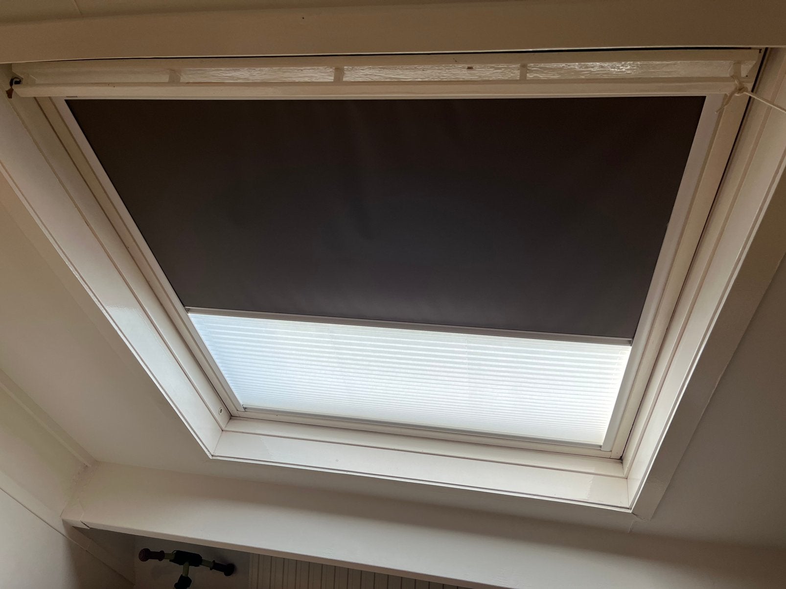 VELUX verduisterd rolgordijn met plissé 2x, Ophalen, Zo goed als nieuw, Minder dan 80 cm, Dakraam
