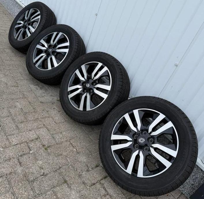 17” orig. Renault Trafic Nissan NV300 Vivaro zomerset, Auto-onderdelen, Banden en Velgen, Ophalen, Banden en Velgen, Nieuw, 17 inch