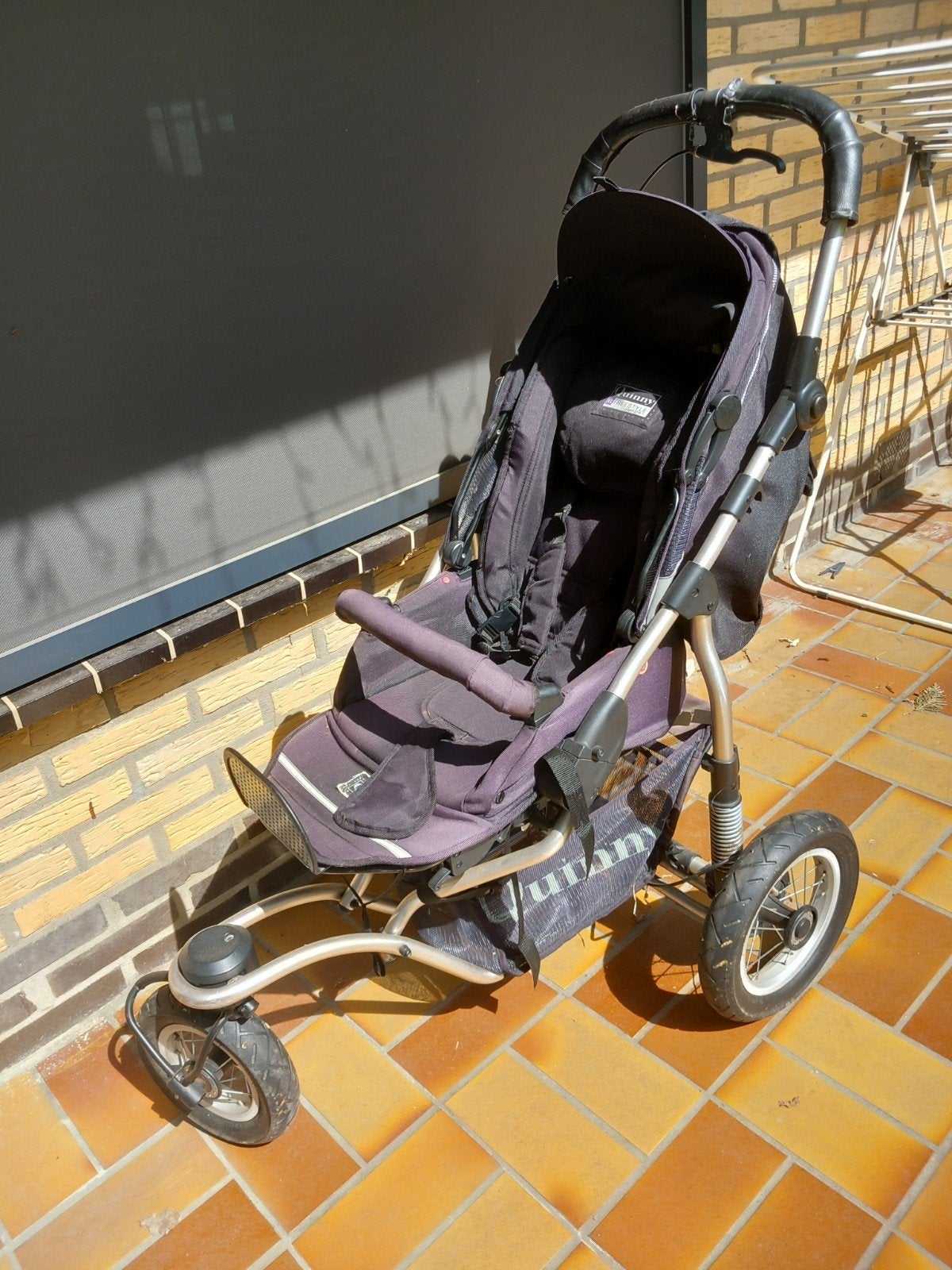 Quinny Freestyle Comfort kinderwagen met 1 kapotte band, Kinderen en Baby's, Kinderwagens en Combinaties, Gebruikt, Luchtbanden