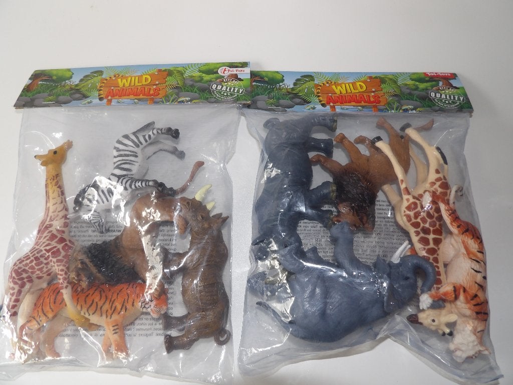 nieuw 2 dichte zakken grote kunststof wilde dieren, Ophalen of Verzenden, Nieuw, Jongen