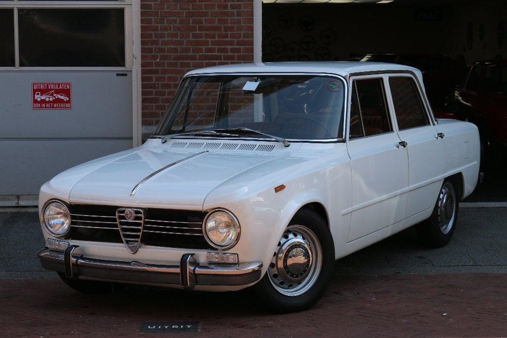 Alfa Romeo Giulia 1300 TI - 1969 - Zeer Origineel/1e Eigenaa, Auto's, 83 pk, Achterwielaandrijving, Wit, Handgeschakeld