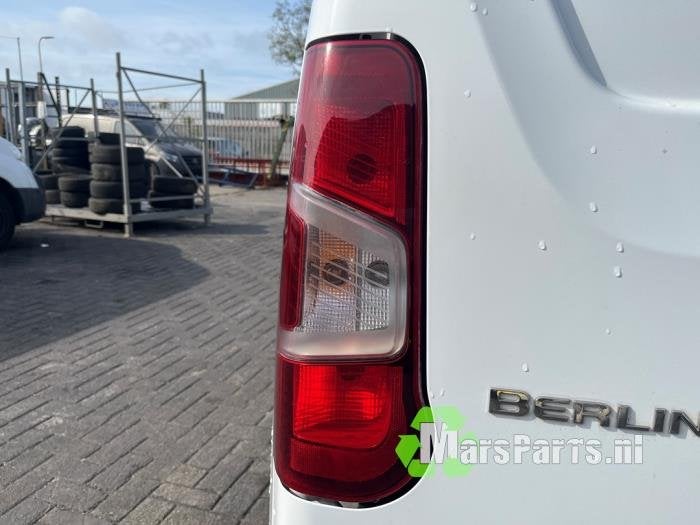 Achterlicht links van een Citroen Berlingo, Gebruikt, -, Ophalen of Verzenden, -