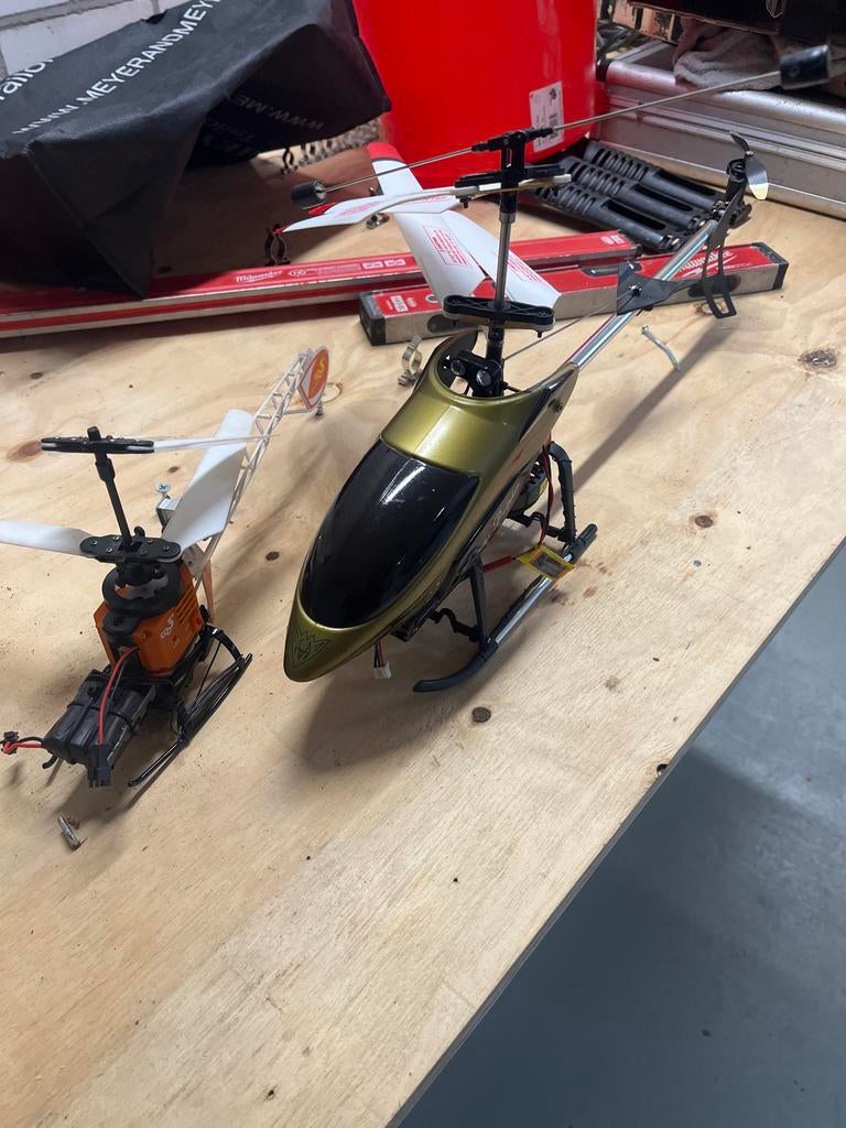 2 bestuurbare helikopters, Hobby en Vrije tijd, Modelbouw | Radiografisch | Helikopters en Quadcopters, Ophalen of Verzenden, Gebruikt