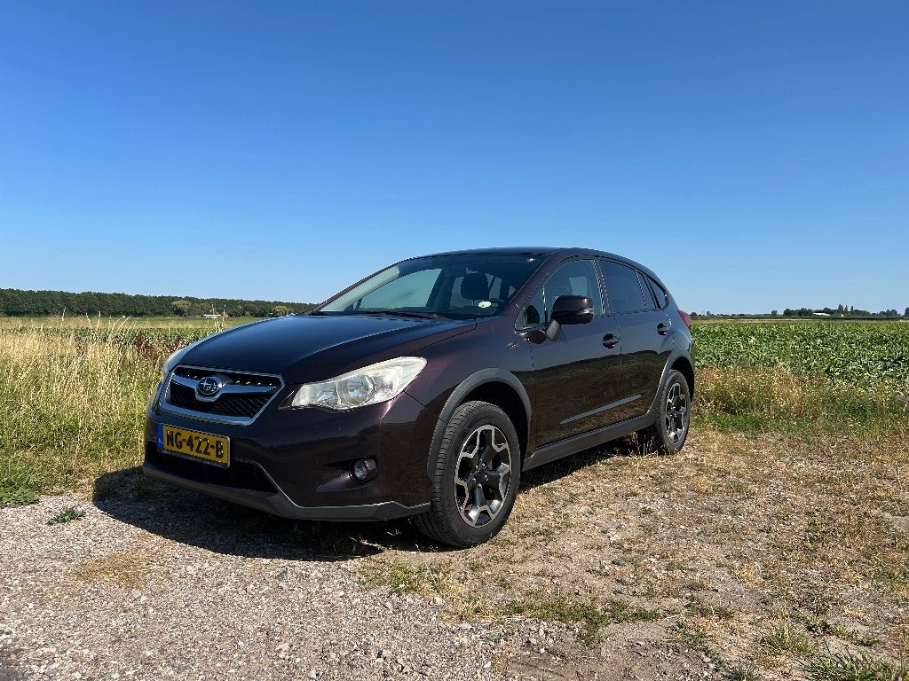 Subaru XV 2.0 D AWD 2013 Rood, Stof, Zwart, 4 cilinders, Vierwielaandrijving