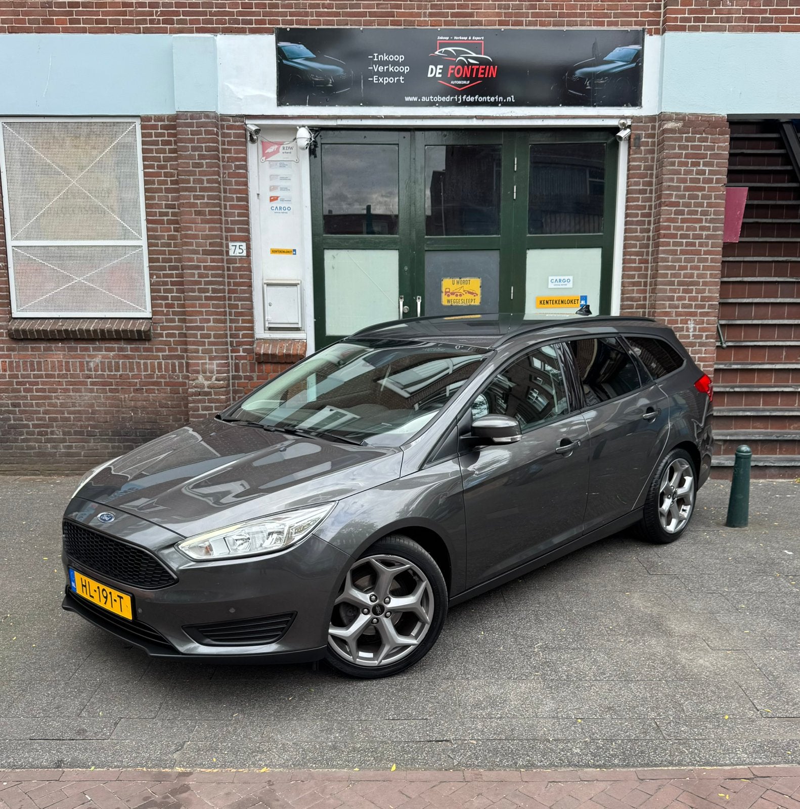 Ford Focus 1.0 Ecoboost AUTOMAAT 2015 Airco/Clima/APK, Auto's, Zwart, Parkeersensor, 3 cilinders, 999 cc