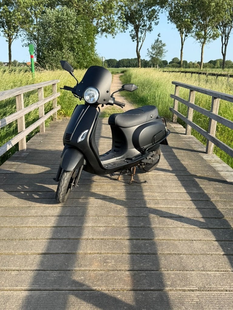 Killerbee VXL 2023 MATZWART | Dealeronderhouden | Topstaat, Fietsen en Brommers, Brommers | Overige merken, Ophalen, Killerbee