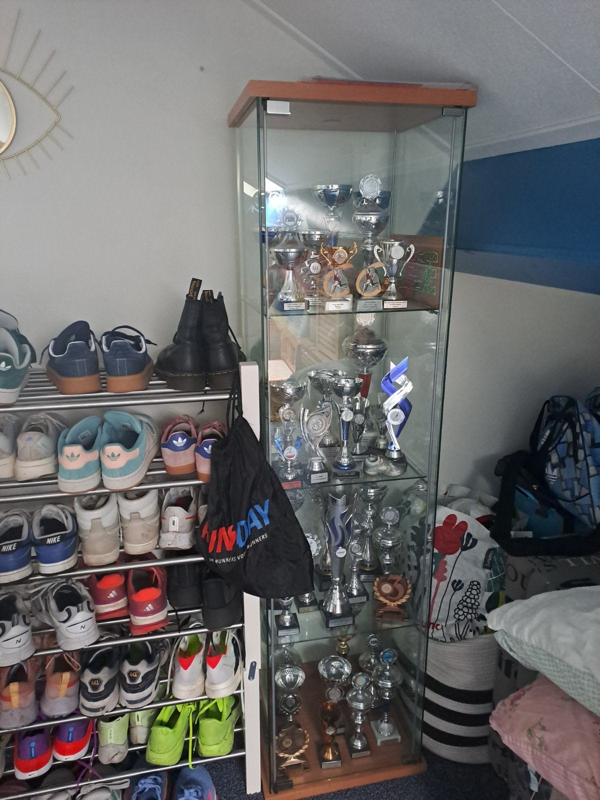 Ikea detolf vitrinekast, 3 stuks, prijzenkast,  glazen kast, Ophalen, 50 tot 100 cm, Zo goed als nieuw, 150 tot 200 cm