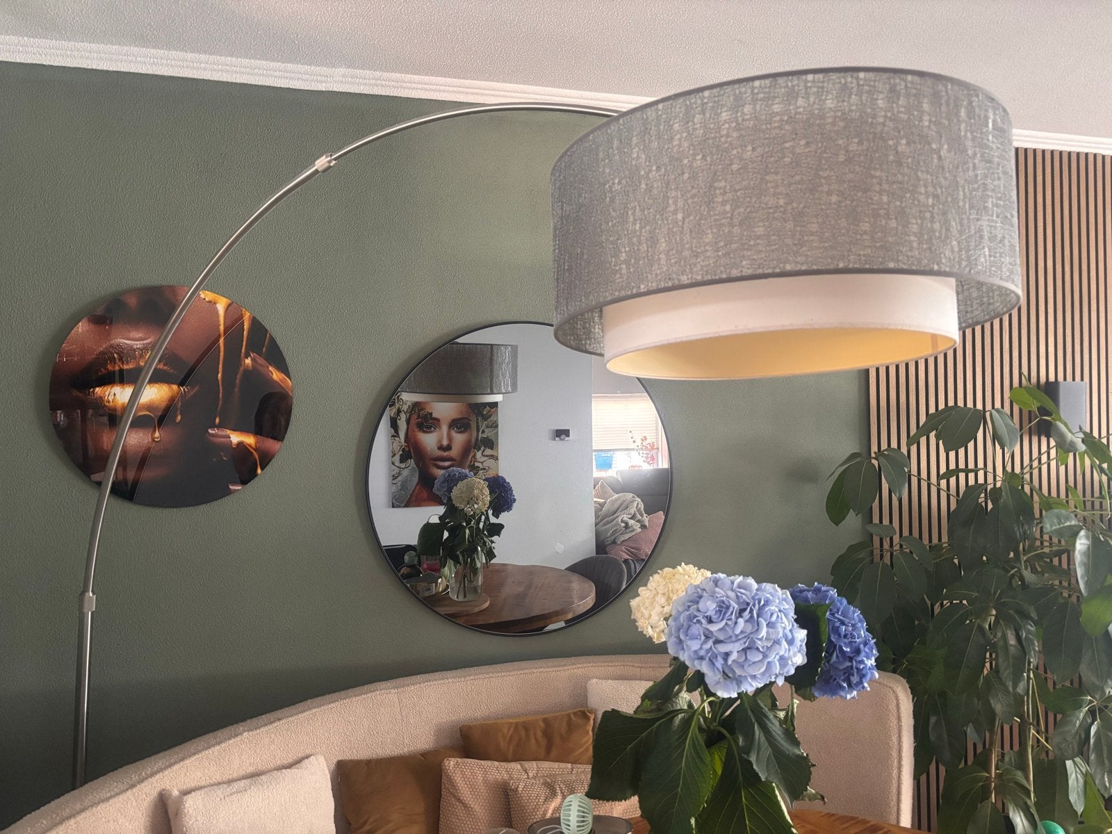 Moderne booglamp met grijze stoffen kap, 200 cm of meer, Zo goed als nieuw, Metaal, E27 (groot)