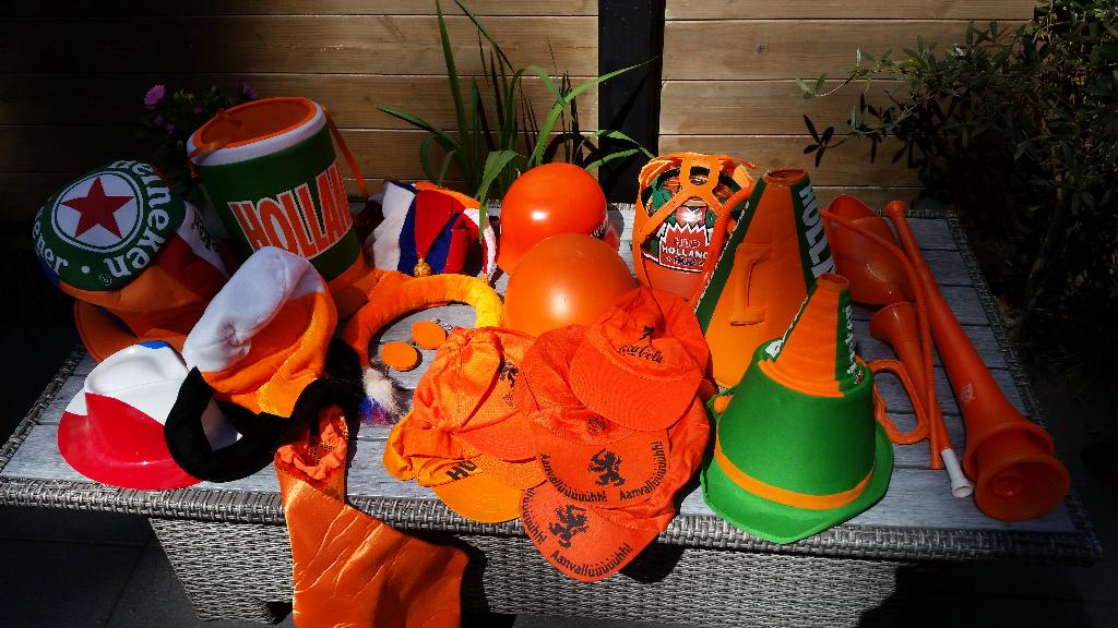 oranje artikelen, Hobby en Vrije tijd, Feestartikelen, Ophalen, Zo goed als nieuw, Feestartikel, Oranje of Koningsdag