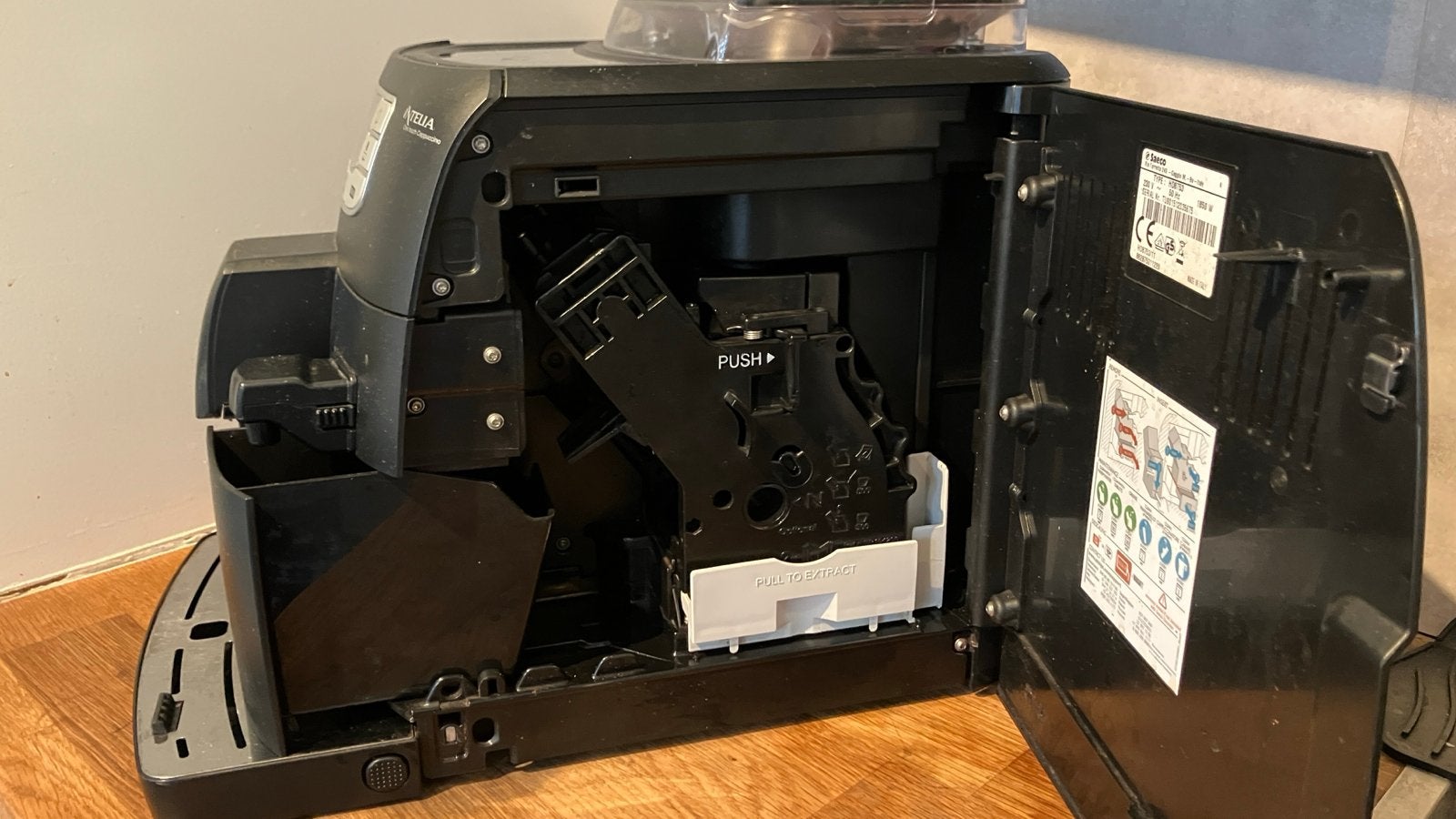 Saeco Intelia One Touch Cappuccino Koffiemachine, Witgoed en Apparatuur, Koffiezetapparaten, Ophalen, Afneembaar waterreservoir