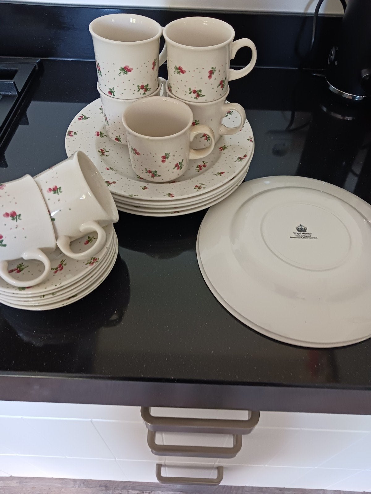 21 delig, Engels servies, borden, schotels en kopjes, Ophalen of Verzenden