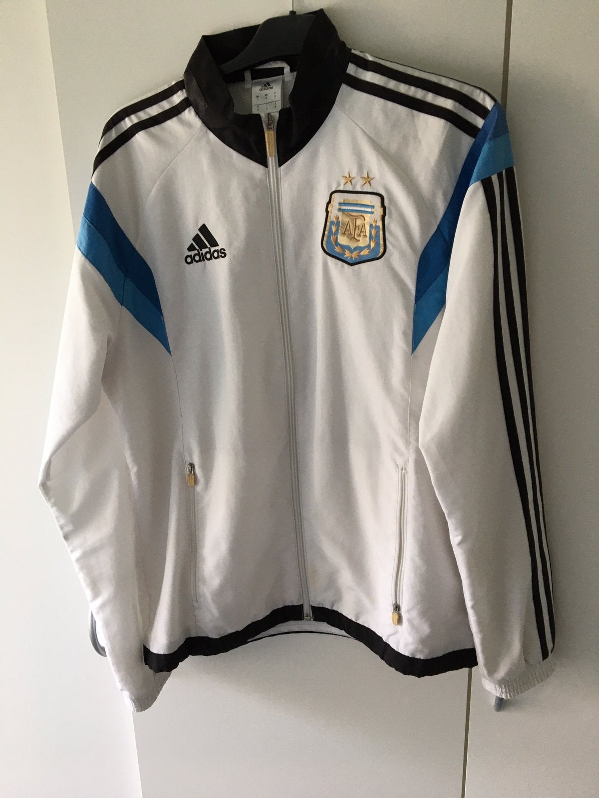 Argentinië trainingspak jasje en broek maat S gedragen, Ophalen, Gedragen, Voetbal