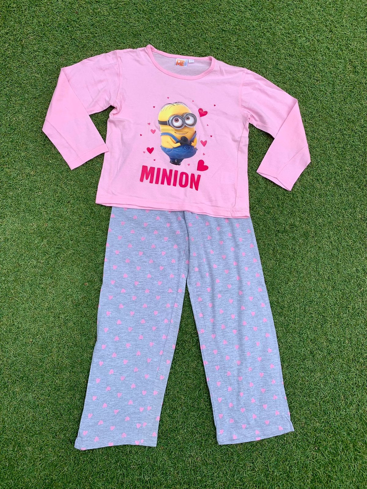 TE KOOP: bijna nieuwe pyjama van de Minions maat 128/134, Ophalen of Verzenden, Zo goed als nieuw, Meisje, Nacht- of Onderkleding